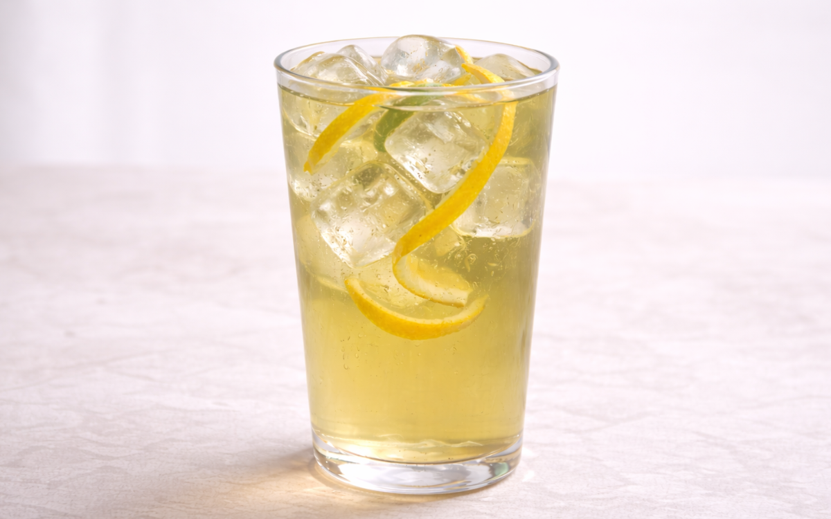 Yuzu Green Iced Tea (with Honey) yuzu green iced tea served over ice with yuzu peel twist